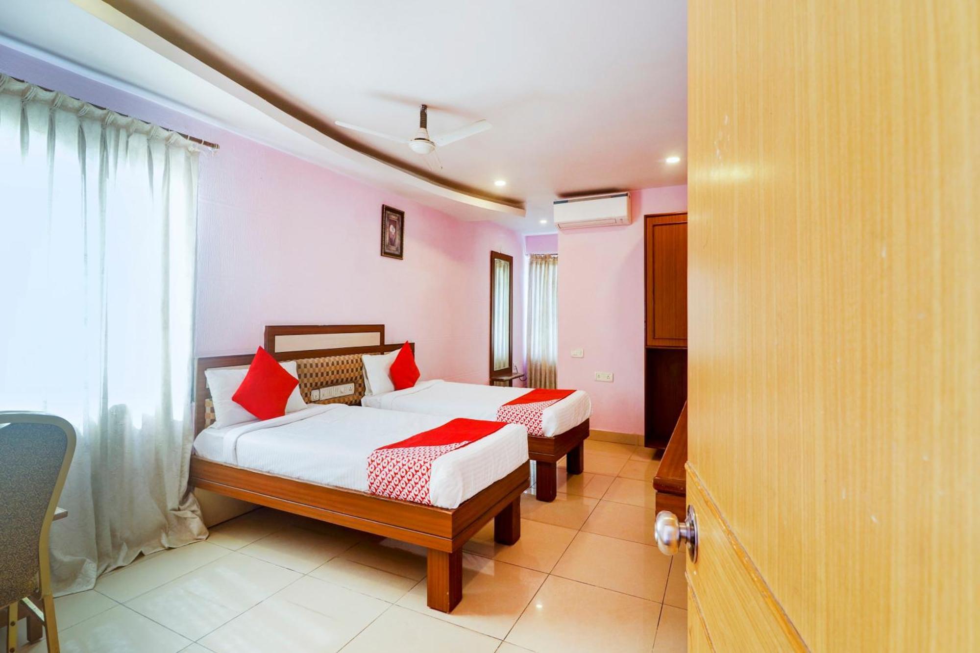 Super Collection O 77115 Vaishnavi Palace Hyderabad Exterior foto