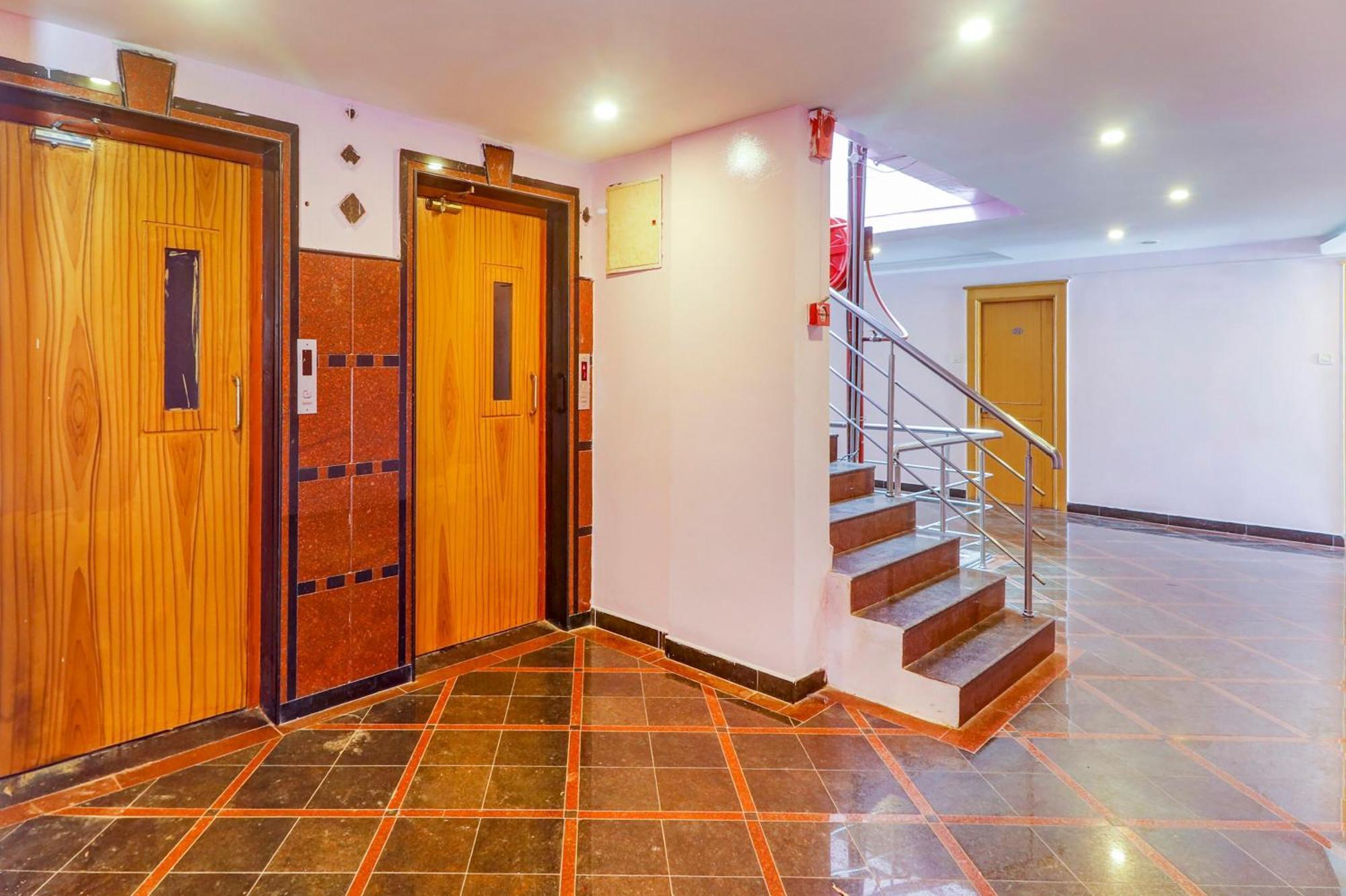 Super Collection O 77115 Vaishnavi Palace Hyderabad Exterior foto